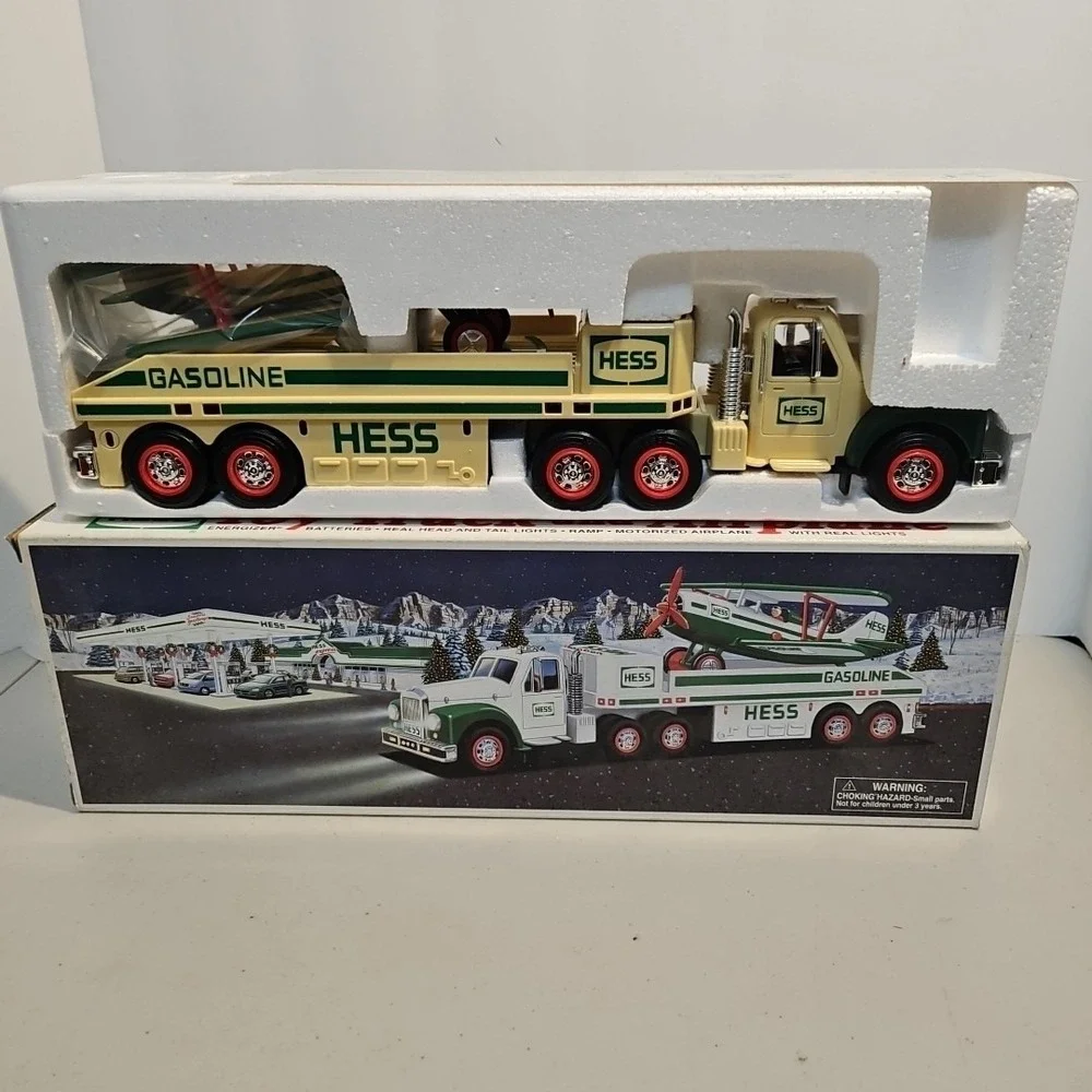 RARE Vintage Hess 2002 18 Wheeler Truck and Airplane Toy New In Original Box